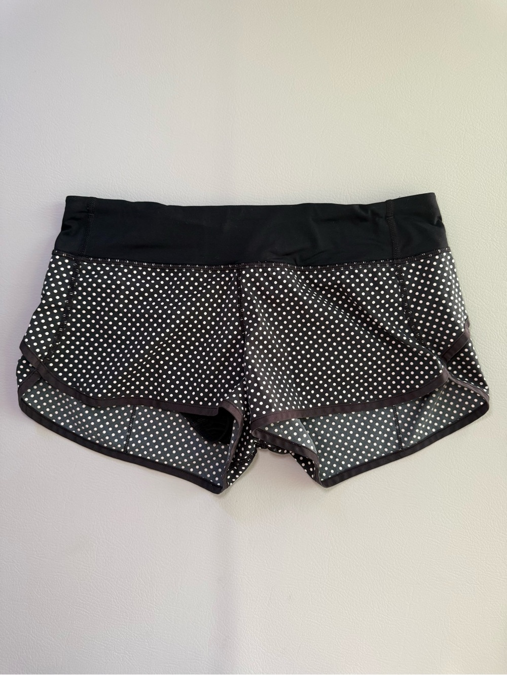Lululemon Women's 6 Run Speed Shorts Biggy Dot Polkadot Black White Brief Liner
